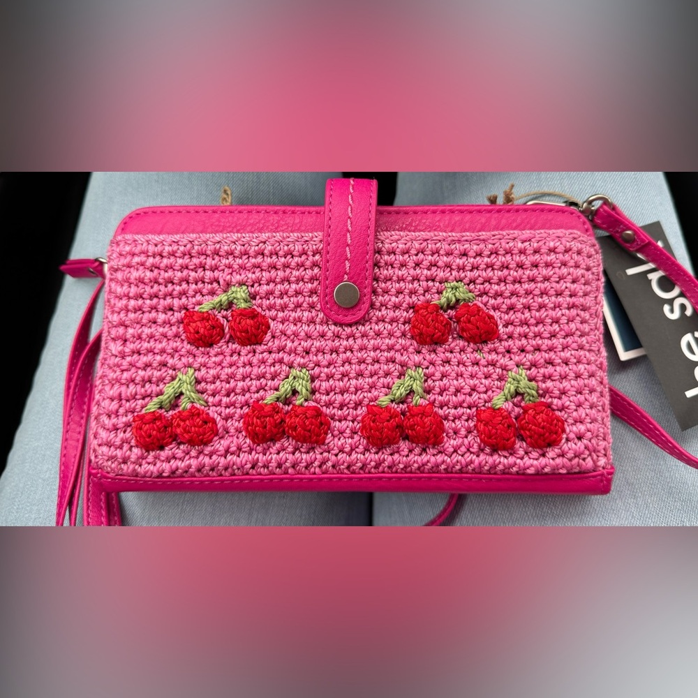 The Sak cherry knitted wallet / croosbody